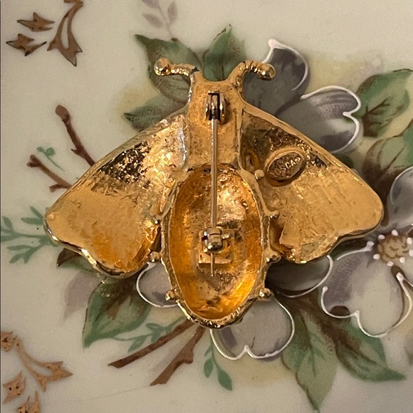 Vintage Gerard Yosca Gold & Rhinestone Bee Brooch - Picture 5 of 6